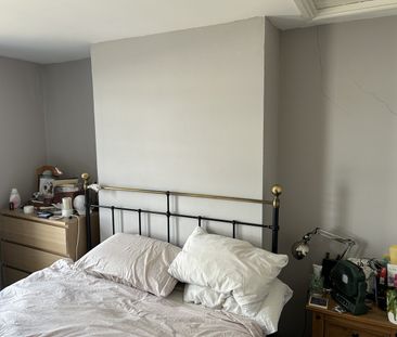2 Bed Terraced House, Sevier Street, BS2 - Photo 1