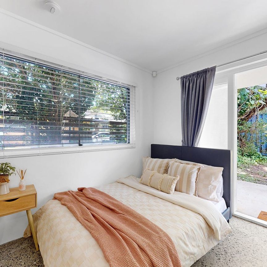 Stylish Renovated Studio in the Heart of Chermside – Minutes from Westfield! - Photo 1