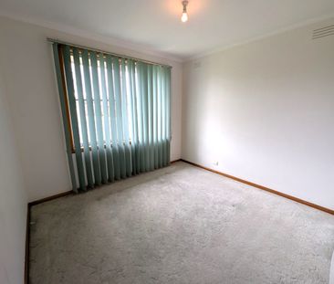 Superbly located 3 bedroom gem in Norlane West. - Photo 3