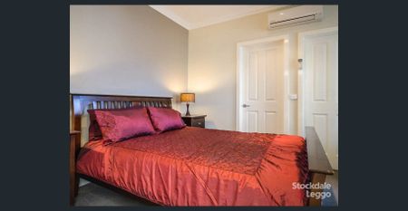 Prime location in the heart of Cowes - Photo 4