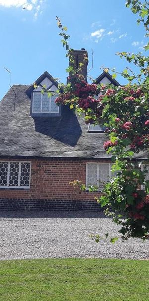 2 bedroom semi-detached house to rent - Photo 1