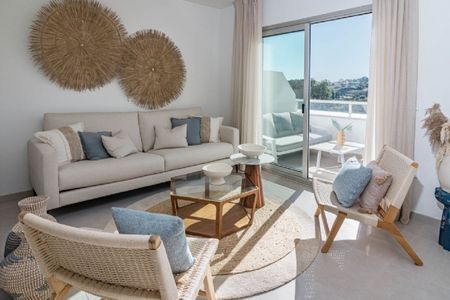 2 Bedroom Townhouse For Rent in Cancelada, Málaga - Photo 3