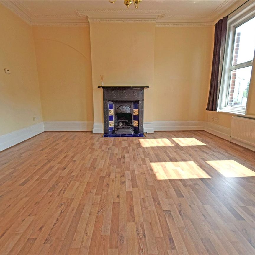 Heath Road, Twickenham - 1 bedroomProperty for lettings - Chasebuchanan - Photo 1