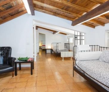 PIAZZA DEL POPOLO-VILLA: Modern, furnished 3 bedroom, 3 bath in private villa. Large terrace with views, spacious living, dining, kitchen. Sunny, silent. Ref 153 - Foto 3