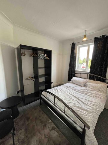 Newly Refurbished One Bed Flat to Let in HA5 £1500PCM - Photo 3