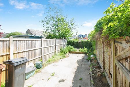 2 bedroom house to rent - Photo 2