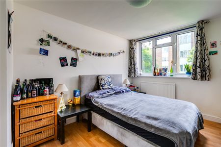 Ashley Crescent, London, SW11, London - Photo 3