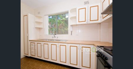 Facing Connelly Street - 300 meters to Penshurst station and shops - Photo 3