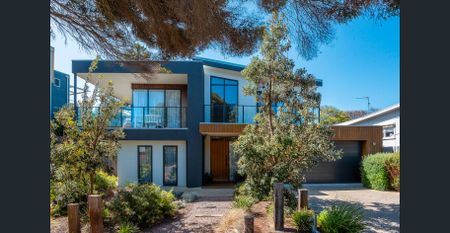 Experience the best in coastal family living - Photo 4