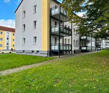 Frisch renovierte 3-Zimmer-Wohnung mit neuem PVC-Boden und großem B... - Foto 5