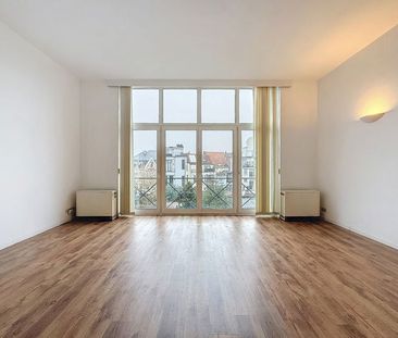 Appartement te huur in Ixelles - Photo 2