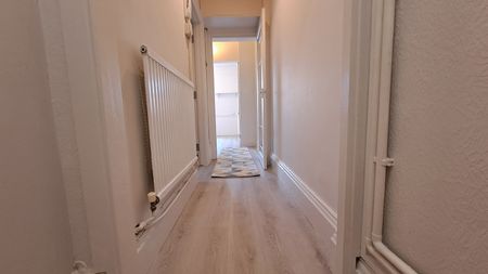 South Terrace - Photo 4