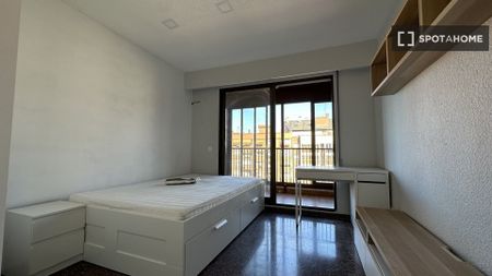 valencia, Valencian Community 46021 - Photo 3