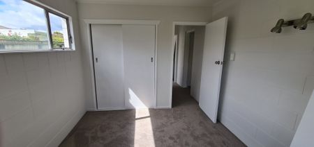 Thermal Two Bedroom Unit - Be Quick - Glenholme - Photo 4