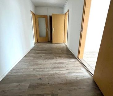 Familienfreundliche 3-Zimmerwohnung mit Balkon im 1.OG! - Photo 1