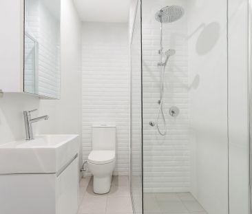 FULLY FURNISHED - Photo 4