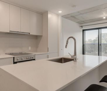 1 Bedroom - 5227 Boulevard Décarie, Montréal - Photo 1