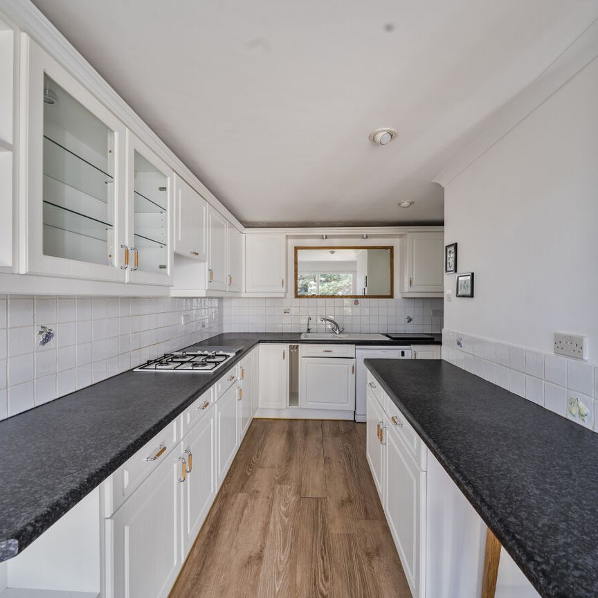 3 bedroom semi-detached house to rent - Photo 1