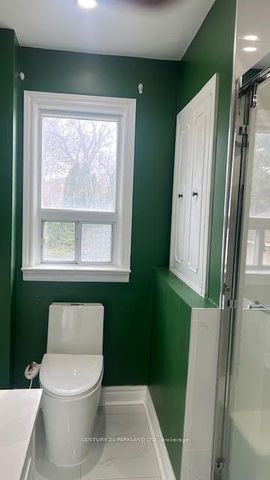 For Lease - 8 Kingsmere Crescent, Toronto, Ontario - Photo 2