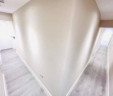 Room in a Shared House, High Road, NW10 - Photo 2