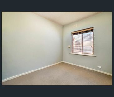 Just minutes to the beach, Airport, Ikea, Aldi and MORE!!! - Photo 3