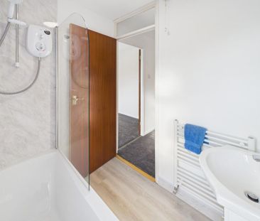 2 bedroom end of terrace house to rent - Photo 1