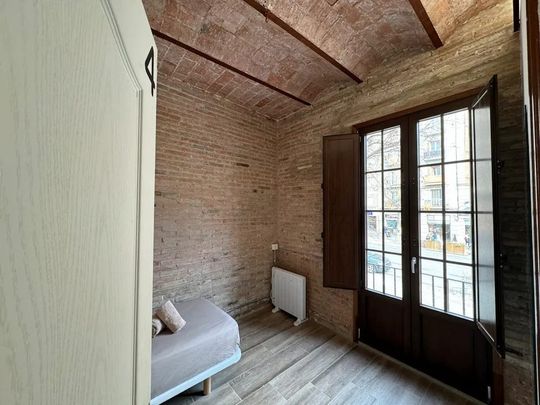 Travessera de Gràcia, Barcelona, Catalonia 08024 - Photo 1