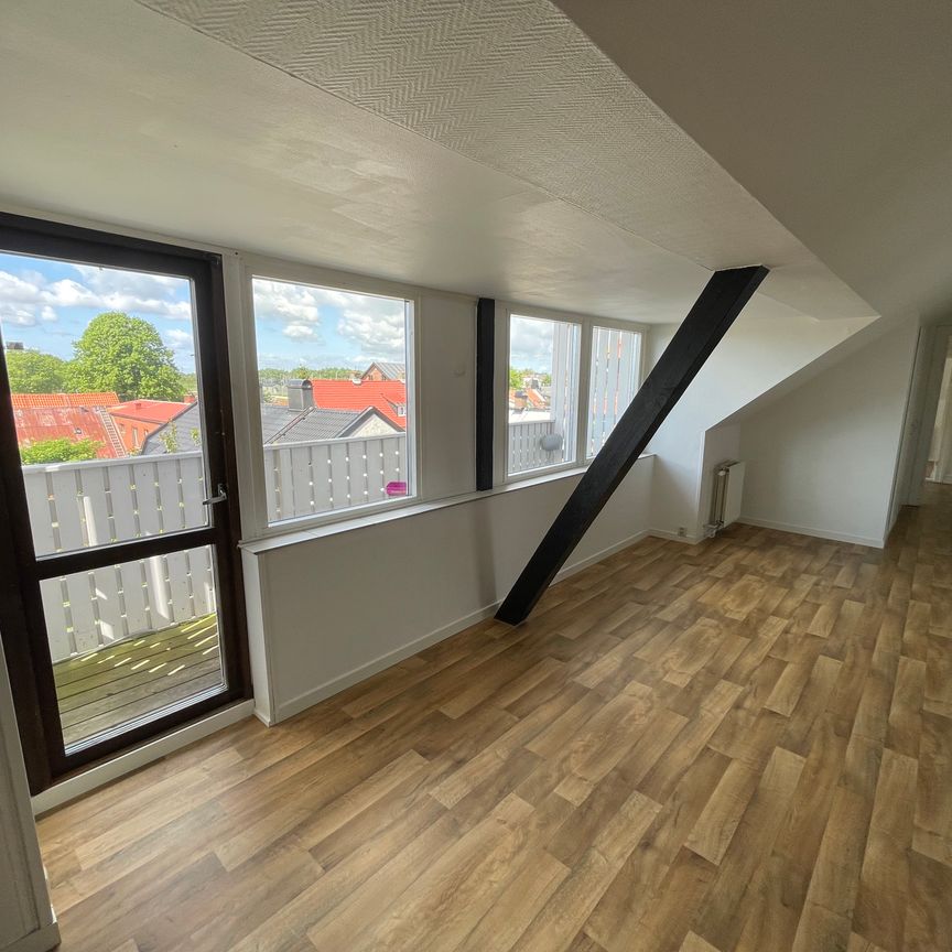 Hantverkaregatan 1 - Foto 1