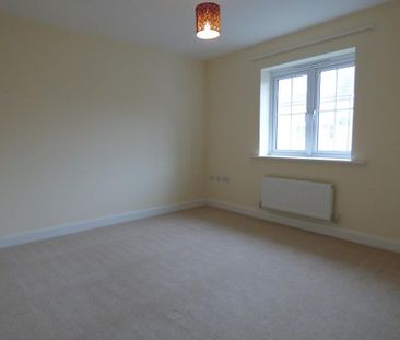 3 bedroom end of terrace house to rent - Photo 3