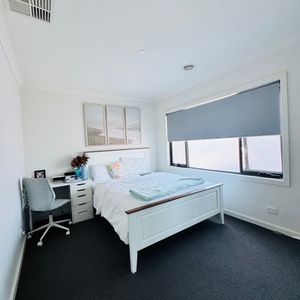 Mount Waverley - Photo 2