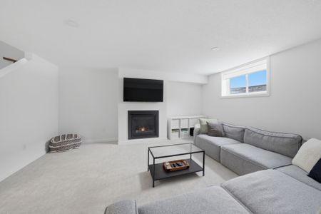 For Lease - 302 Drumlish Lane, Barrhaven, Ontario - Photo 3