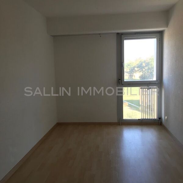 APPARTEMENT DE 4 PIECES PROCHE DE TOUTES COMMODITES - Photo 1