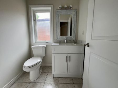 For Lease - 282 Elgin Mills Road, Richmond Hill, Ontario - Photo 2