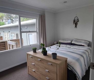 Two rooms townhouse in Blockhouse Bay for rent - Photo 1