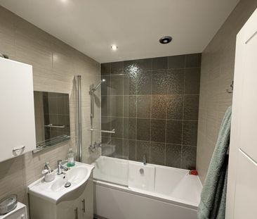 2 bed Terraced - To Let - Photo 2