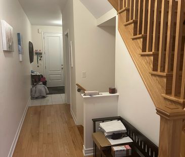 Townhouse For Lease | N8124656 - Photo 2