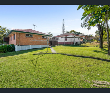 Charming Brick Home on Large Block - Photo 4