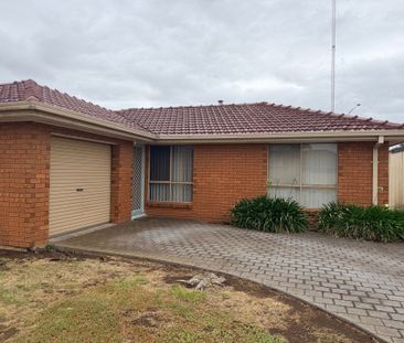 Perfect Location! - Photo 5