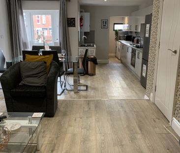 BEDROOM 4 – LARGE DOUBLE ENSUITE - Photo 1