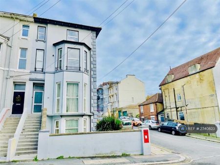 2 bedroom flat to rent - Photo 4