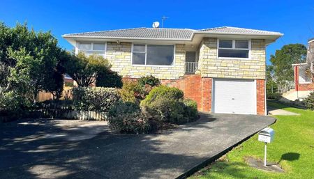 Sunny family house in the central Hillcrest. - Photo 3