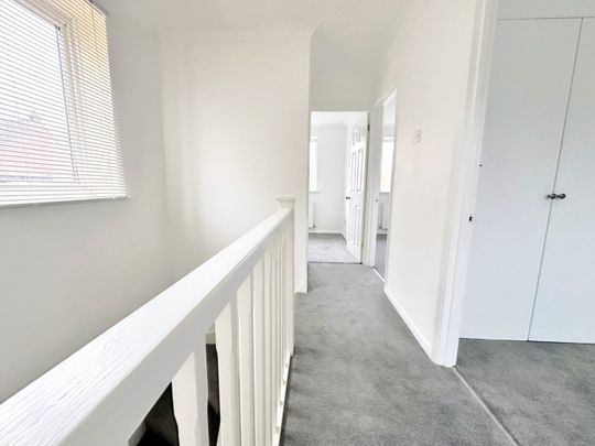 A 3 Bedroom Semi-Detached House Instruction to Let in Battle - Photo 1