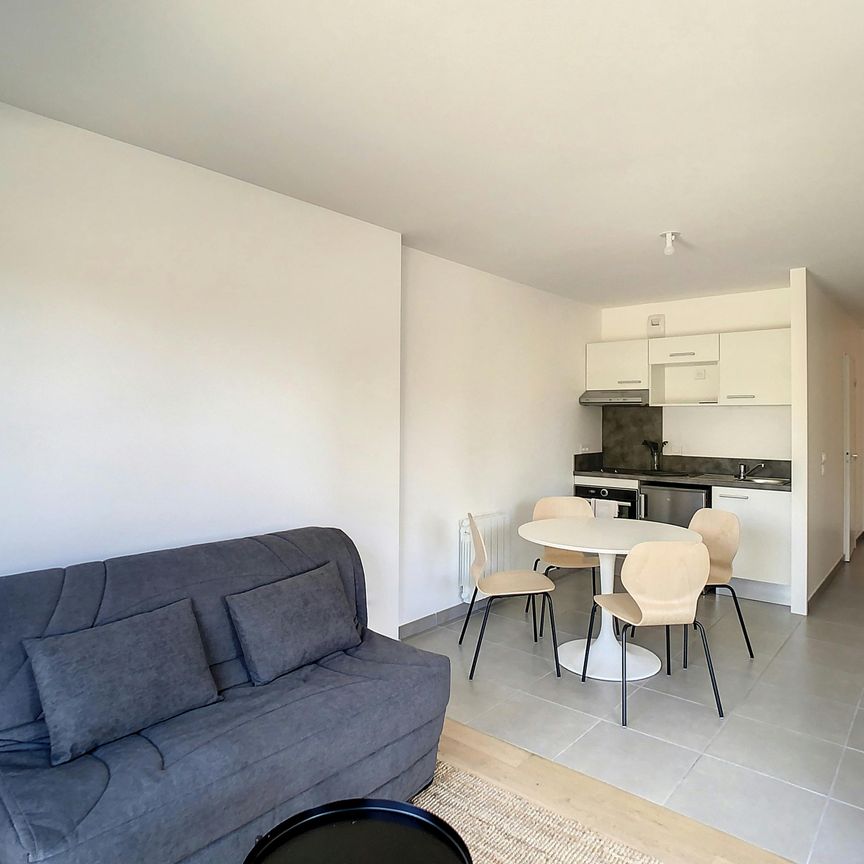 Croix Rousse : Charmant T1 Meublé avec balcon et garage - Photo 1