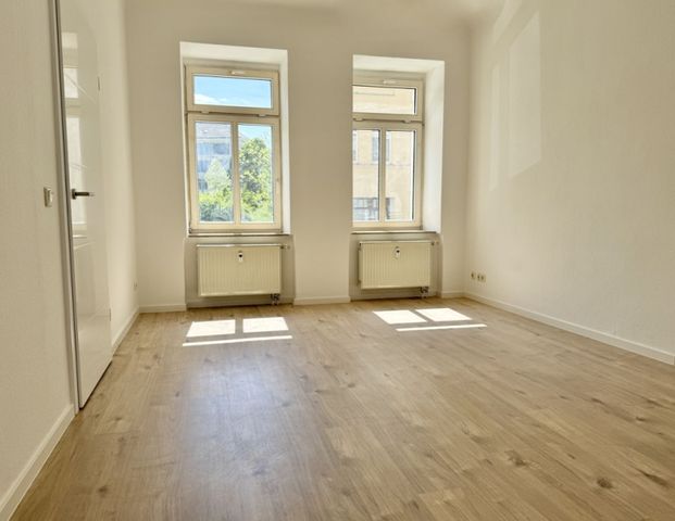 2-Raum Wohnung • in Chemnitz - Bernsdorf • Bad mit Fenster & Wanne • neu renoviert • in Uni-Nähe - Photo 1