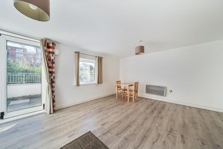 2 bedroom apartment to rent - Photo 4