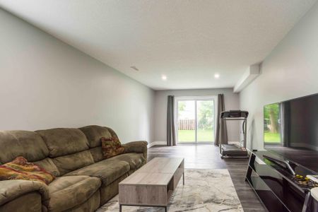 For Lease - 72 GORDON Street, Belleville, Ontario - Photo 3