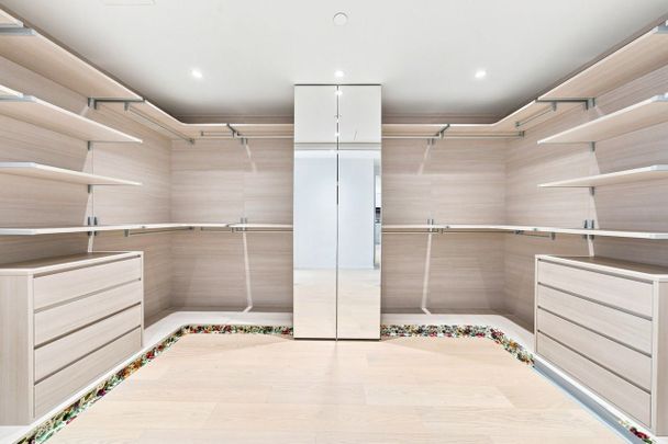 1327 Bellevue Avenue apartment — West Vancouver, BC (2-Bedroom) - 2 Bedroom - Photo 1