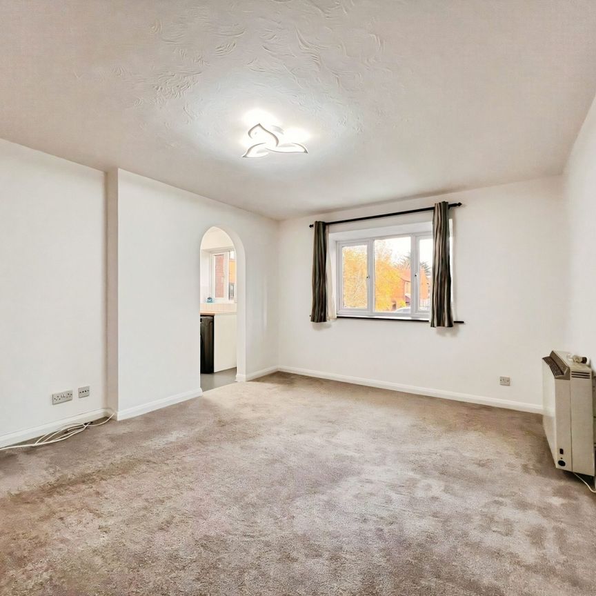 Bull Close, Chafford Hundred, Grays, RM16 - Photo 1