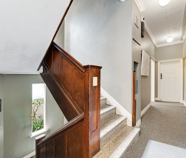 Studio Apartment - Offered Unfurnished - Photo 2