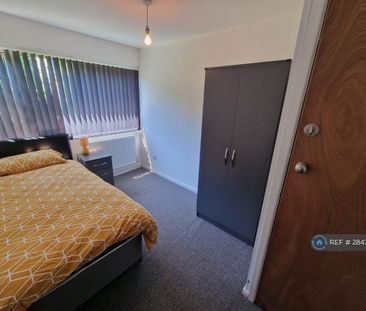 1 bedroom in a house share to rent - Photo 4